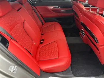 BMW 750 Li xDrive – 530 CP PANO