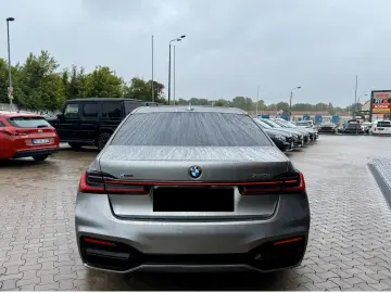 BMW 750 Li xDrive – 530 CP PANO