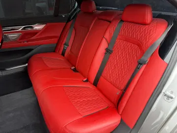 BMW 750 Li xDrive – 530 CP PANO