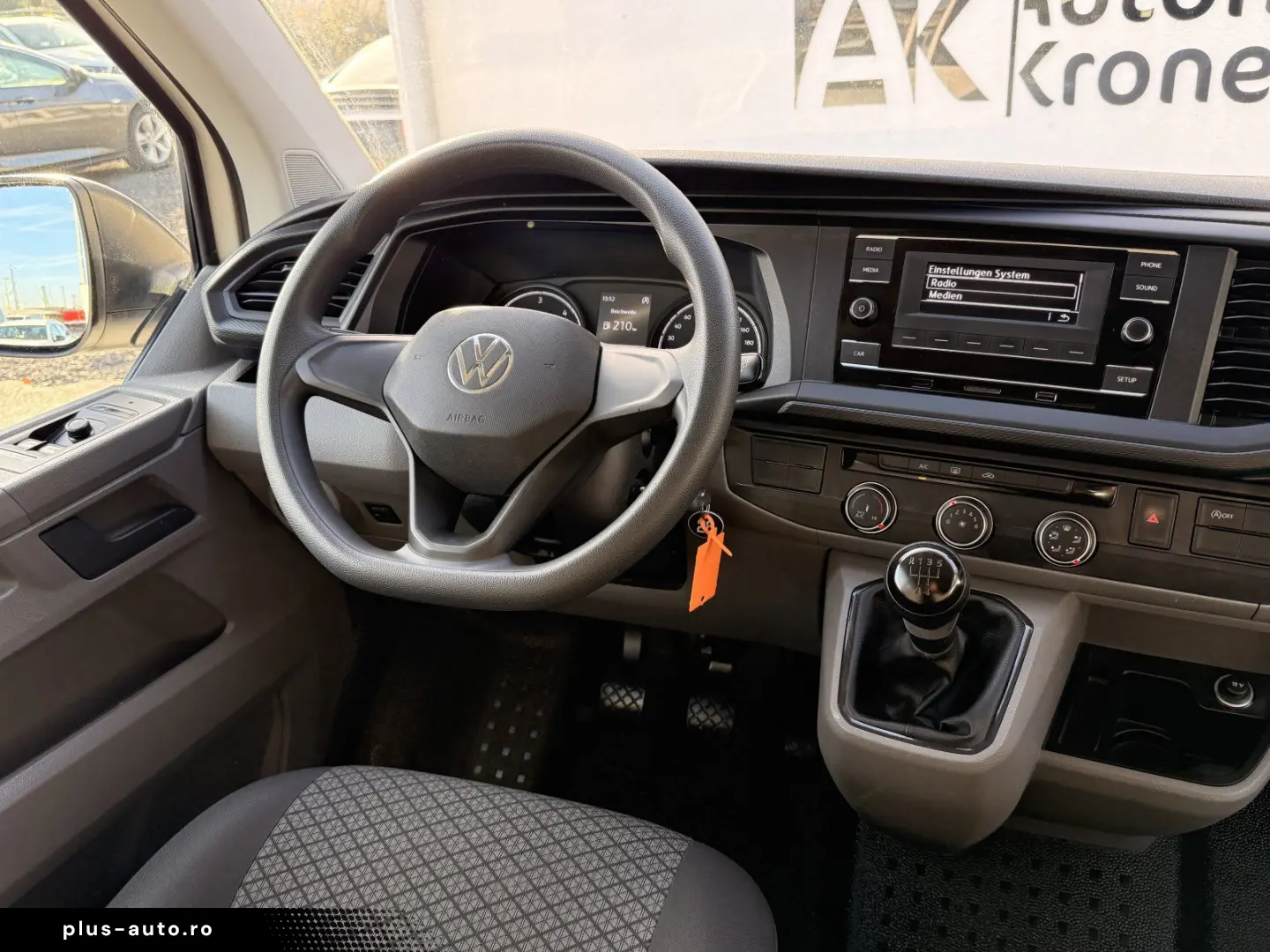 VW T6.1 2.0 TDI Caravelle Trendline   9-SITZER