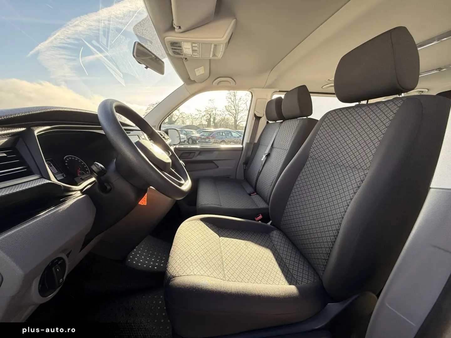 VW T6.1 2.0 TDI Caravelle Trendline   9-SITZER