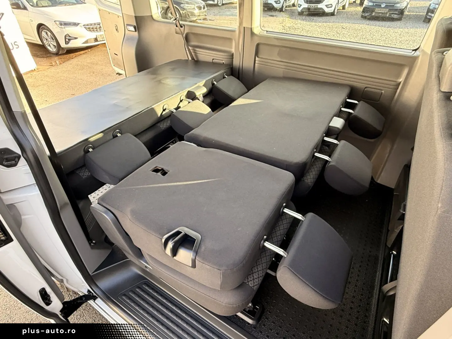 VW T6.1 2.0 TDI Caravelle Trendline   9-SITZER