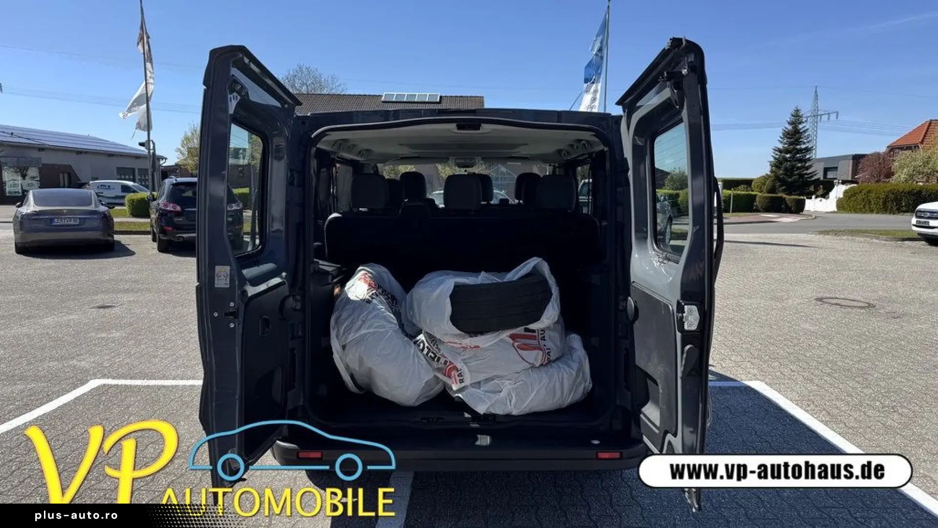RENAULT Trafic H1L1 9 Sitzer Automatik LED