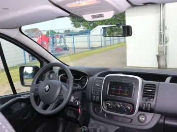 RENAULT Trafic Combi Life L1H1 2 8t 9 Sitzer dci 120 Nav