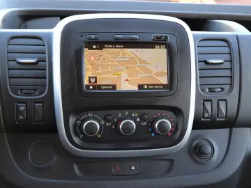 RENAULT Trafic 2.0 dCi 120 L2H1 Combi