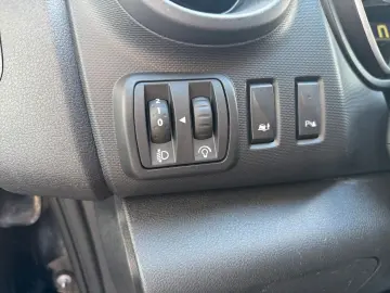 RENAULT Trafic Combi L2H1 2.0 Klima PDC Navi LED GRA