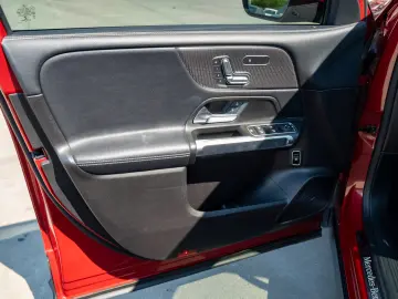 Mercedes-Benz GLB 200 d  Livrare imediata