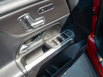 Mercedes-Benz GLB 200 d  Livrare imediata