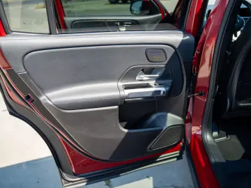 Mercedes-Benz GLB 200 d  Livrare imediata