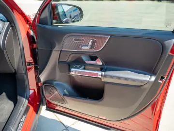 Mercedes-Benz GLB 200 d  Livrare imediata