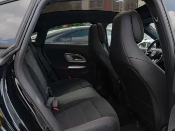 Mercedes-Benz CLA 220