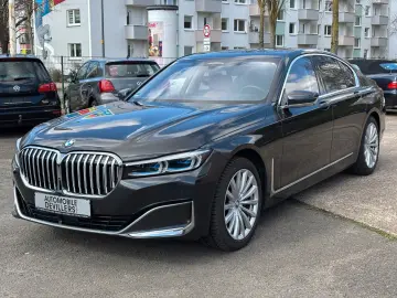 BMW 740d xDrive  Vollausstattung  BMW Scheckheft