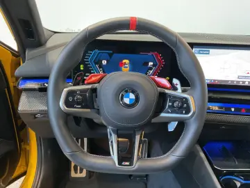 BMW M5 xDrive Carbon Ceramic B&W