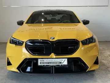 BMW M5 xDrive Carbon Ceramic B&W