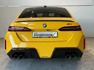 BMW M5 xDrive Carbon Ceramic B&W