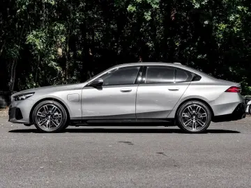 BMW 550e xDrive MSport RFK NAVI LED Sound Syst. LM