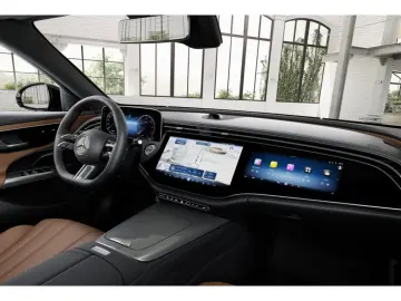 MERCEDES-BENZ E 220 d 4M AMG-Sport Super Pano Stdhz …