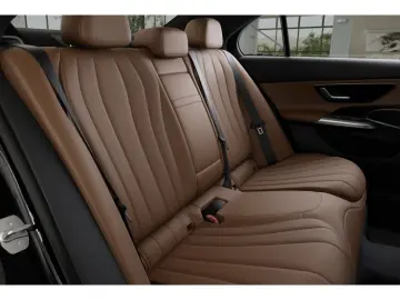 MERCEDES-BENZ E 220 d 4M AMG-Sport Super Pano Stdhz …