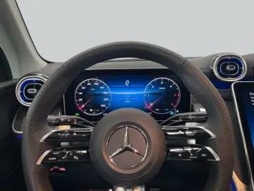 MERCEDES-BENZ GLC 300 d 4M AMG Premium DigiLight AHK…
