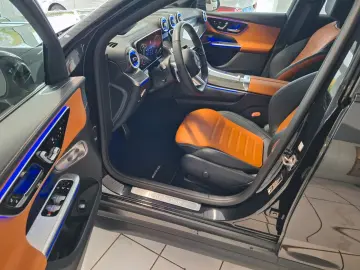 MERCEDES-BENZ GLC 450d 4M AMG Pano HeadUp Standh BiColor AHK