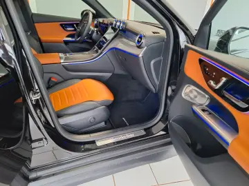MERCEDES-BENZ GLC 450d 4M AMG Pano HeadUp Standh BiColor AHK