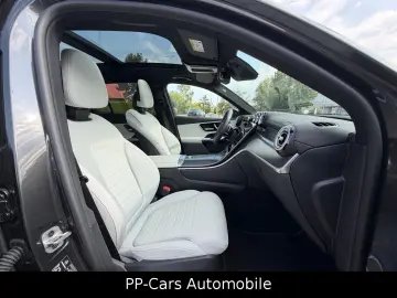 MERCEDES-BENZ GLC 220 d 4M AMG PREMIUM  Technik HaL …