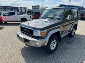 TOYOTA Land Cruiser GRJ 71 LX  diff. M T grau Voll.