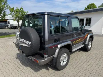 TOYOTA Land Cruiser GRJ 71 LX  diff. M T
