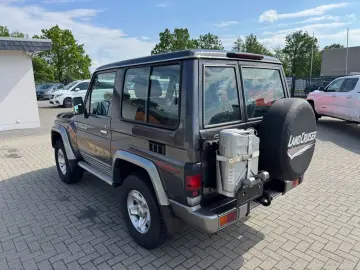 TOYOTA Land Cruiser GRJ 71 LX  diff. M T