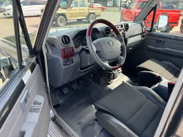 TOYOTA Land Cruiser GRJ 71 LX  diff. M T