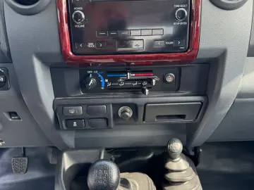 TOYOTA Land Cruiser GRJ 71 LX  diff. M T