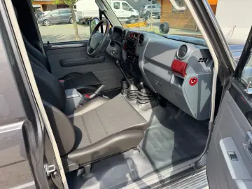 TOYOTA Land Cruiser GRJ 71 LX  diff. M T