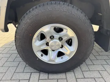 TOYOTA Land Cruiser GRJ 71 LX  diff. M T
