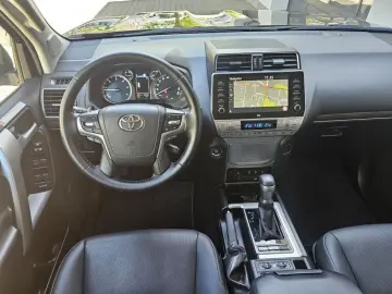 TOYOTA Land Cruiser 2.8 D-4D Automatik Executive