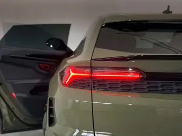 Lamborghini Urus VERDE TURBINE LUCIDO PPF