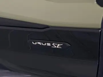 Lamborghini Urus VERDE TURBINE LUCIDO PPF