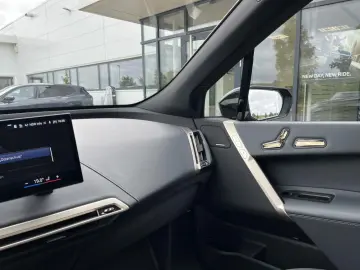BMW iX xDrive40 Sport Edition  HUD H K Pano AHK Laser