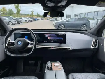 BMW iX xDrive40 Sport Edition  HUD H K Pano AHK Laser