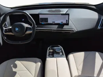 BMW iX xDrive40 Sport Edition  SkyLounge Laser 360