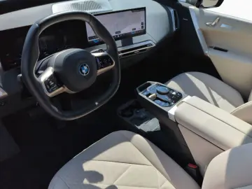BMW iX xDrive40 Sport Edition  SkyLounge Laser 360