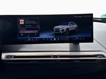 BMW iX xDrive40 Sport SkyLounge Carlig