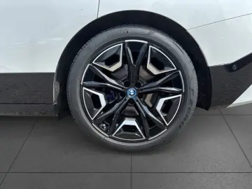BMW iX xDrive40 Sport SkyLounge Carlig