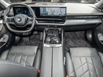 BMW 520d xDrive HUD ACC 360