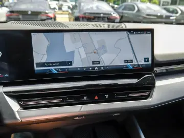 BMW 520d xDrive HUD ACC 360