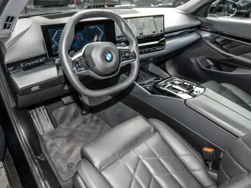 BMW 520d xDrive HUD ACC 360