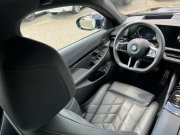 BMW 520d xDrive Touring M-Sport Pro H&K 360  Head-Up