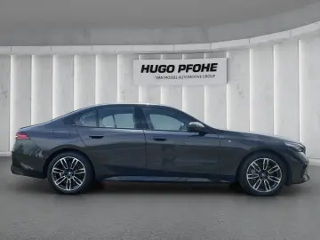 BMW 550e Plug-in Hibrid Sedan