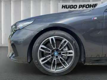 BMW 550e Plug-in Hibrid Sedan