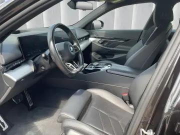 BMW 550e Plug-in Hibrid Sedan