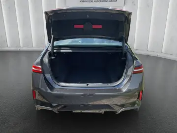 BMW 550e Plug-in Hibrid Sedan